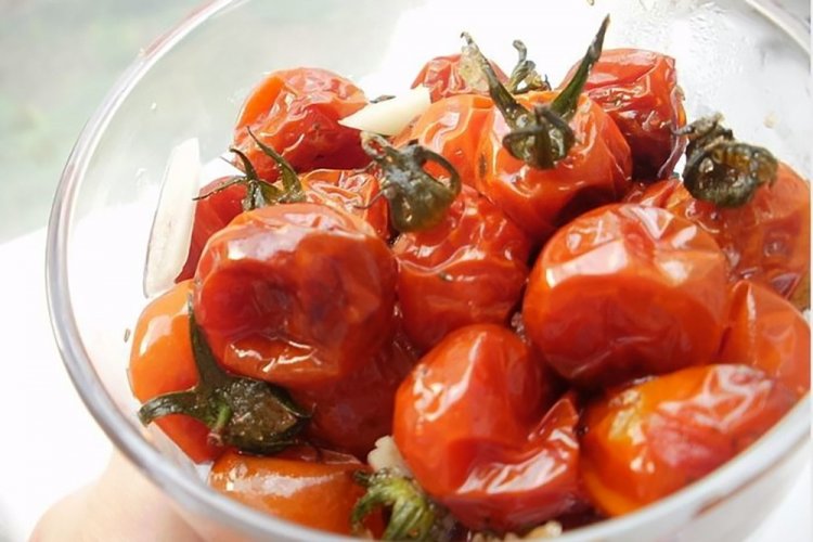 Gebratene Kirschtomaten für den Winter