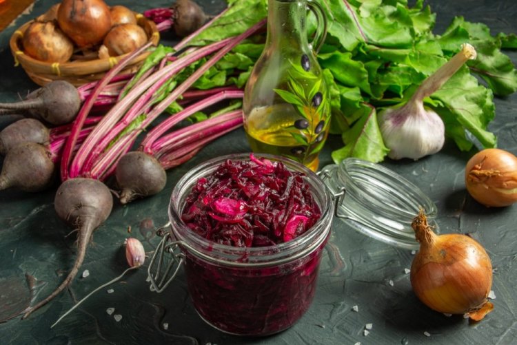 Rote-Bete-Salat mit Knoblauch für den Winter
