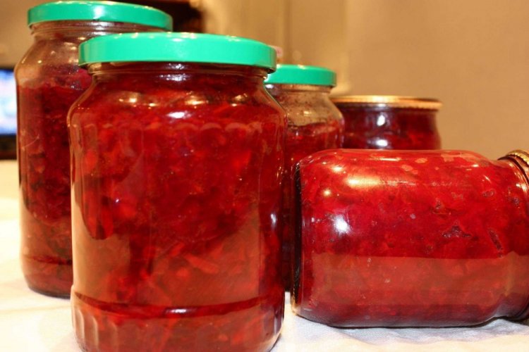 Rote-Bete-Salat mit Karotten für den Winter