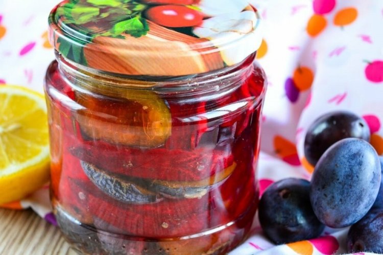 Rote-Bete- und Pflaumen-Salat für den Winter