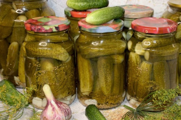 Pepinos al estilo húngaro sin esterilización