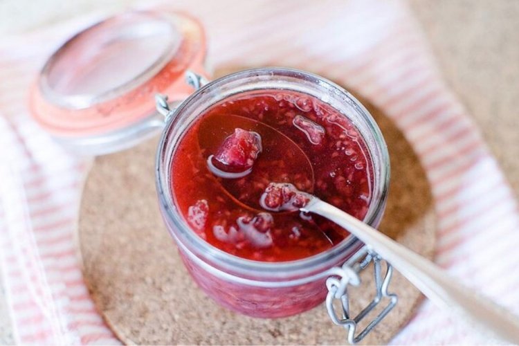 Melonenmarmelade mit Himbeeren für den Winter