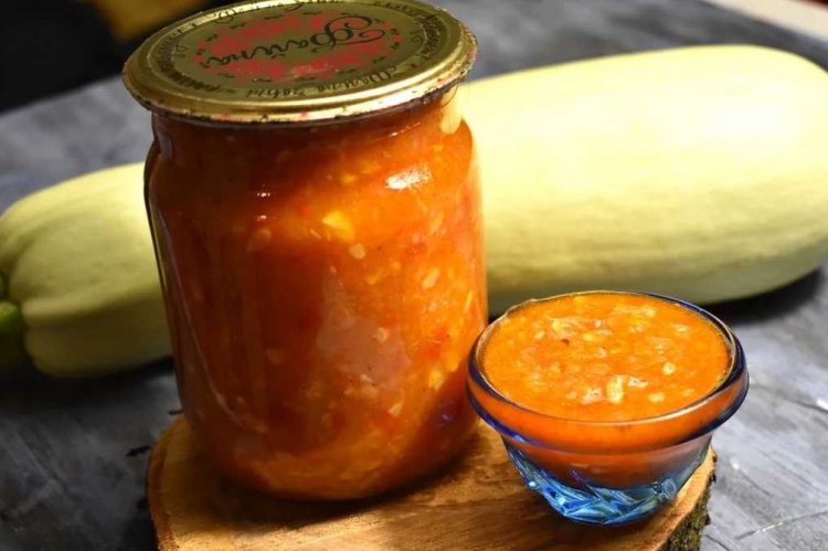 Adjika picante de calabacín para el invierno