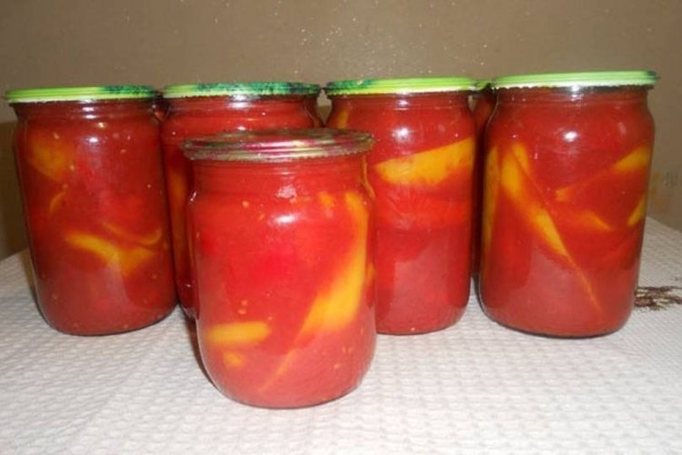 Gebratene Paprika in Tomatensaft