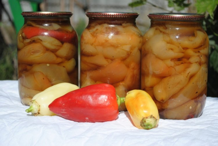 Gebratene Paprika ohne Kerne für den Winter