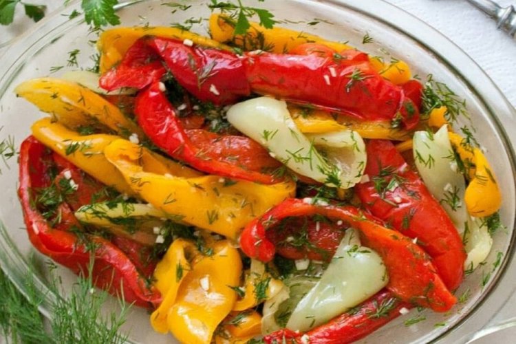 Scharfe gebratene Paprika für den Winter