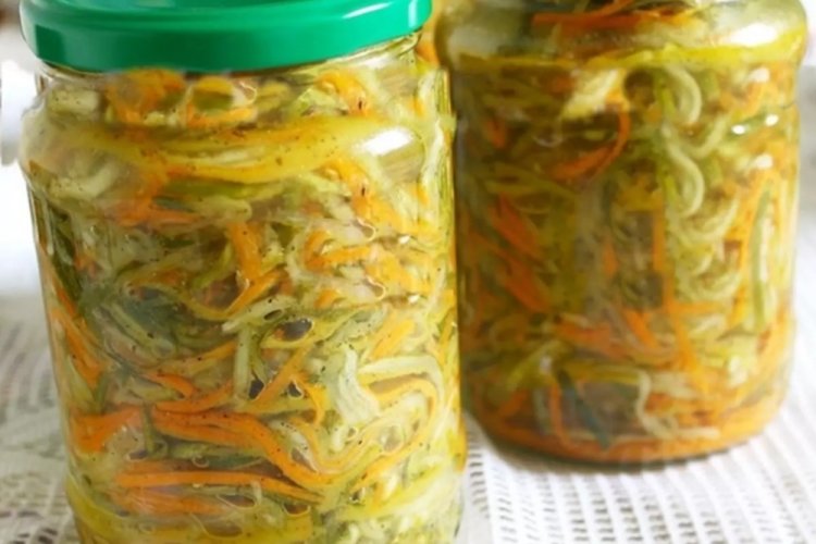 Ensalada de pepino y zanahoria al estilo coreano para el invierno