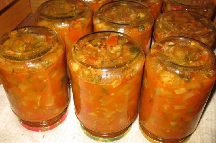 Ensalada «Lengua de suegra» de calabacín y tomate