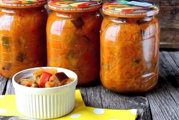 Solyanka con berenjenas para el invierno
