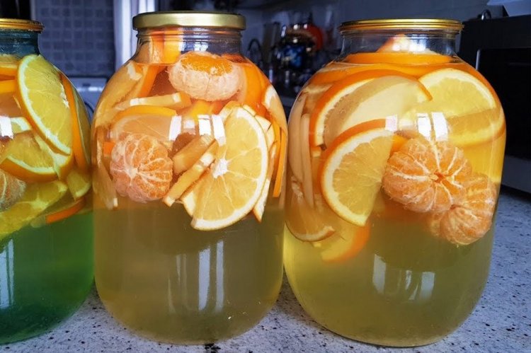 Melonenkompott mit Mandarinen für den Winter