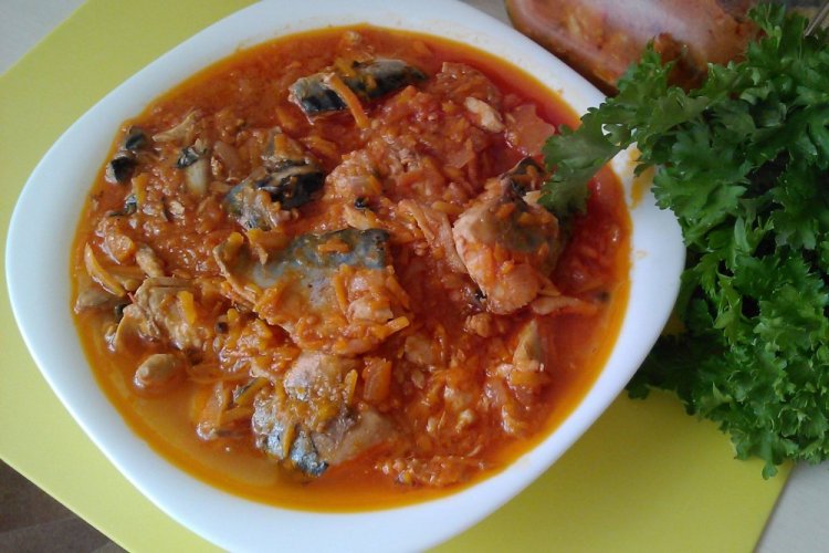 Makrelensalat in Tomate für den Winter