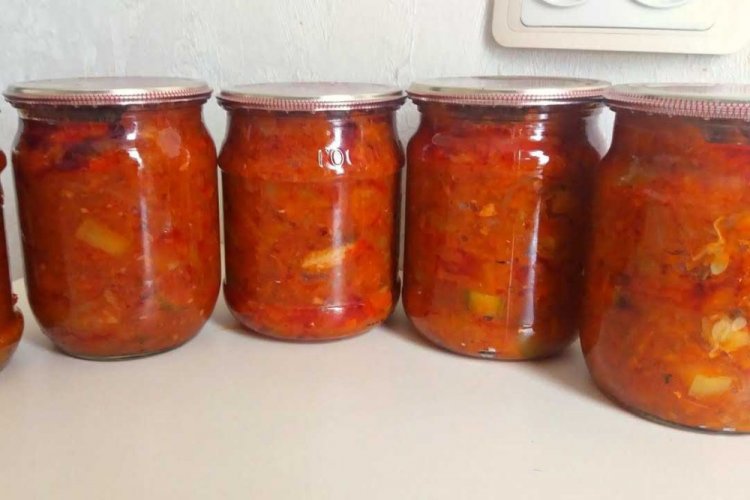Makrelensalat in Tomatensaft für den Winter