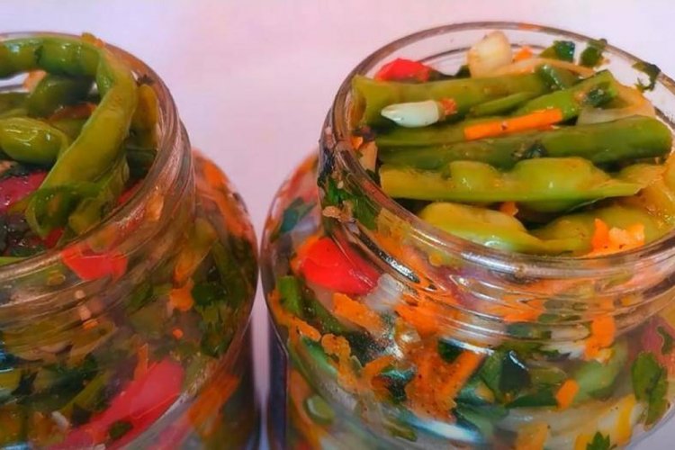 Salat aus grünen Bohnen mit Sellerie