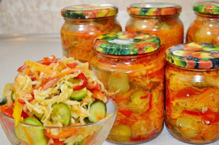 Ensalada de cazador con col china para el invierno