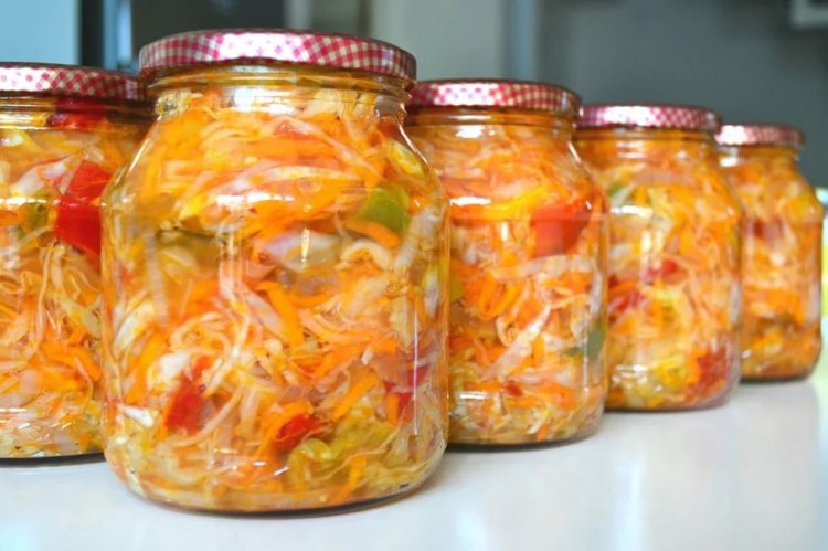 Ensalada de cazador sin cocción para el invierno