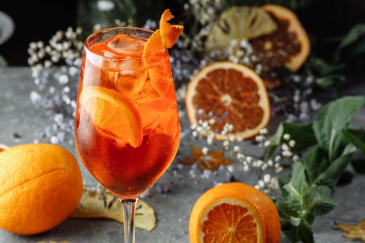Cóctel con Aperol y Schweppes