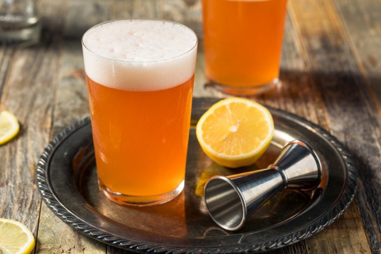 Aperol con tónica y espuma