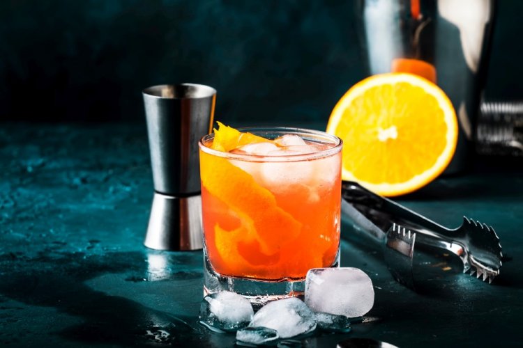 Cóctel con Aperol y whisky