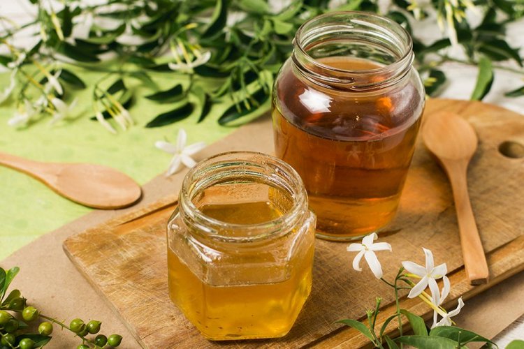 Akazienmarmelade mit Jasminblüten
