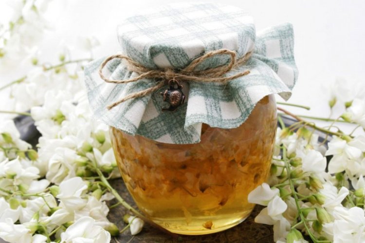 Marmelade aus weißer Akazie für den Winter