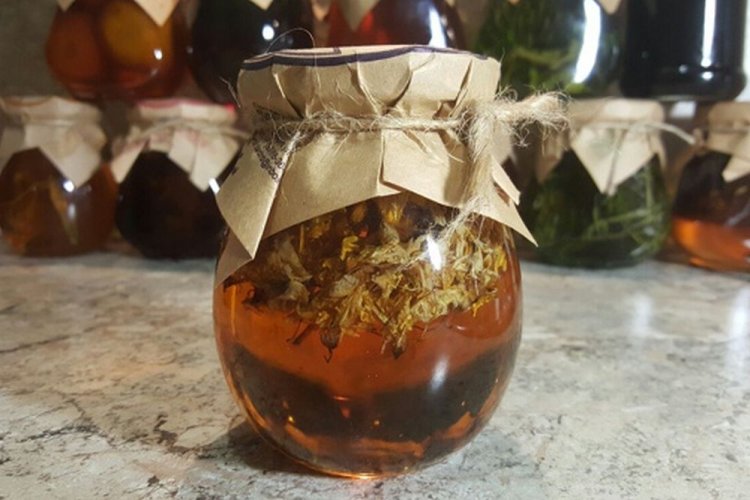 Aromatische Akazienmarmelade mit Zimt