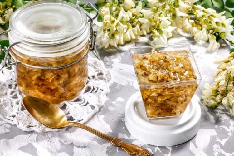 Marmelade aus weißer Akazie mit Wodka
