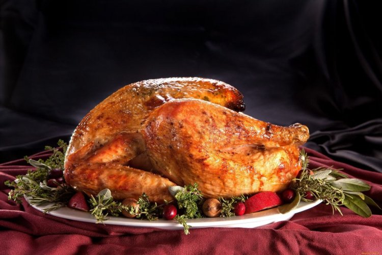 Grillhähnchen mit Äpfeln im Ofen