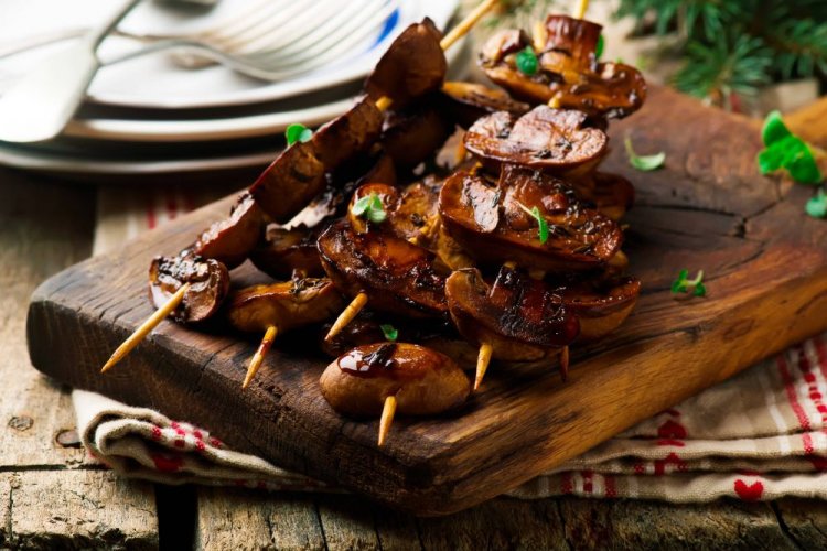Champignons in chinesischer Sauce, vom Grill gebacken