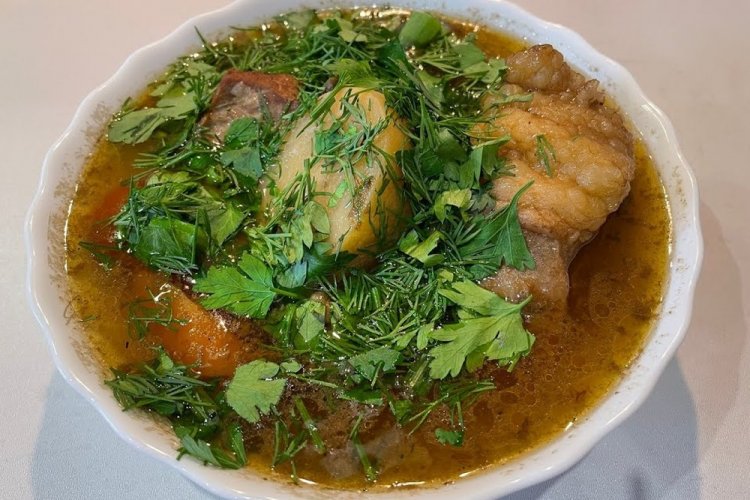 Shurpa en olla afgana