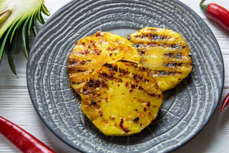 Ananas mit Chili vom Elektrogrill