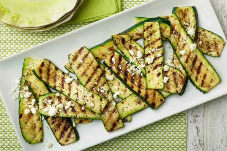 Zucchini in Balsamico-Essig vom Grill