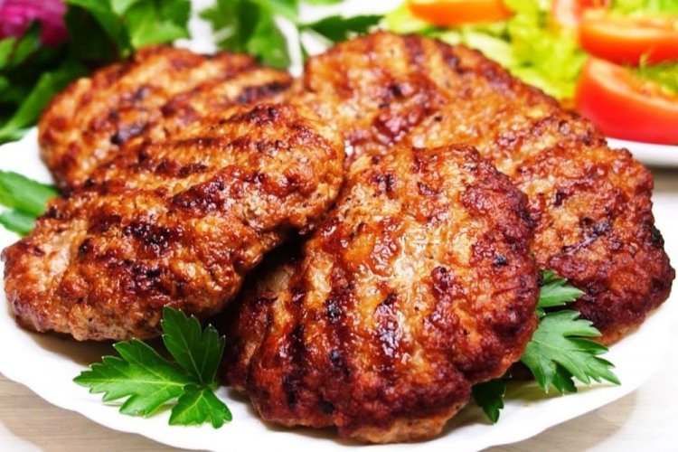Saftige Schweinefrikadellen vom Grill