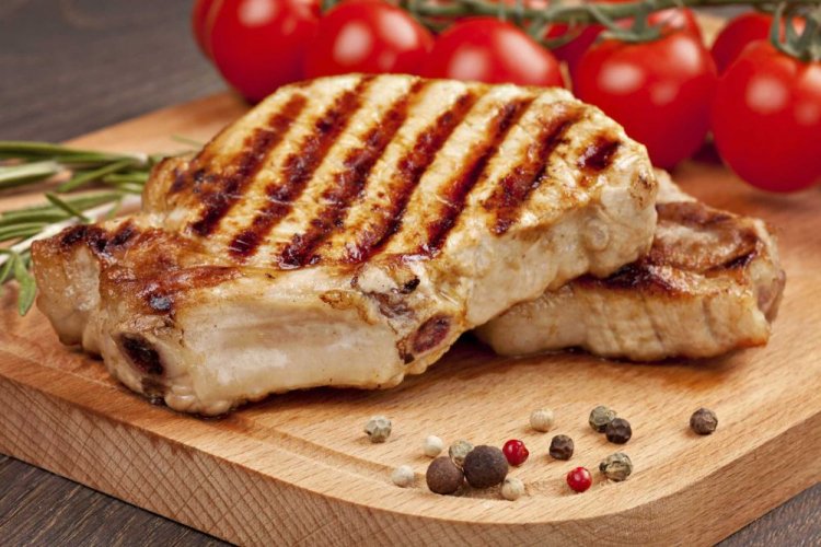 Saftige Schweinesteaks vom Grill