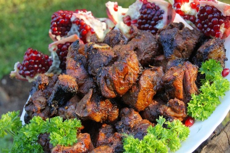 Lamm-Schaschlik in Granatapfel-Marinade