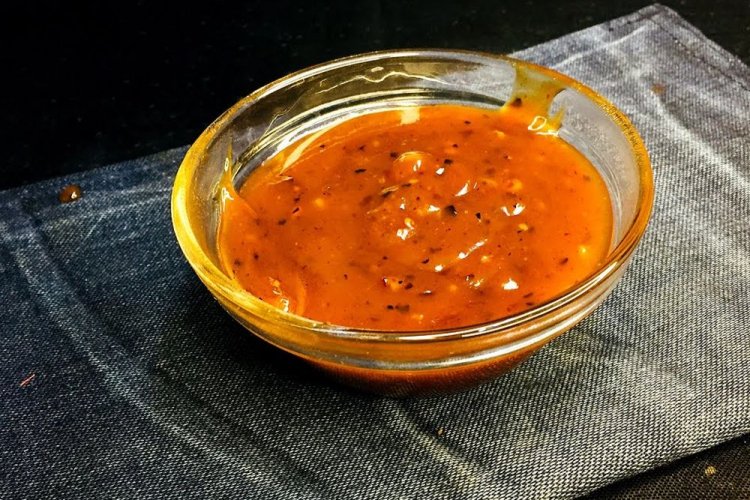 Bernsteinfarbene Sanddornmarmelade mit Gelierzucker