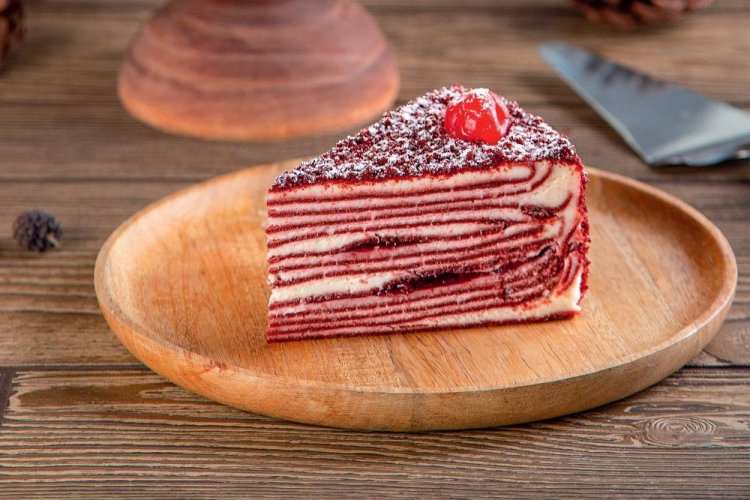Kirsch-Pfannkuchentorte mit Sauerrahmcreme