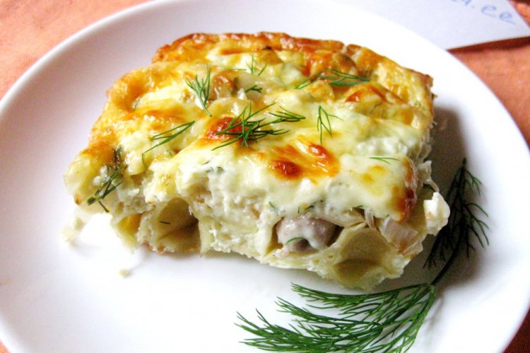 Pelmeni-Auflauf mit Eierguss