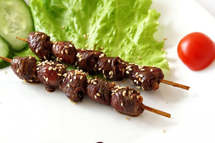 Hähnchenherzen mit Sojasauce und Knoblauch vom Grill