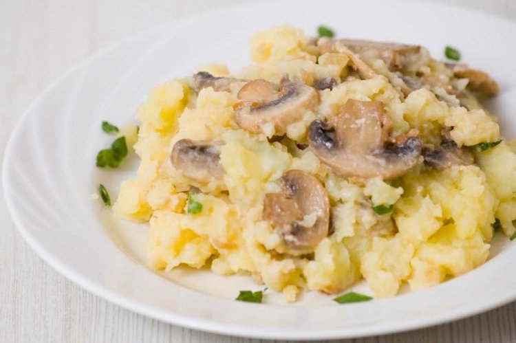 Mageres Kartoffelpüree mit Champignons