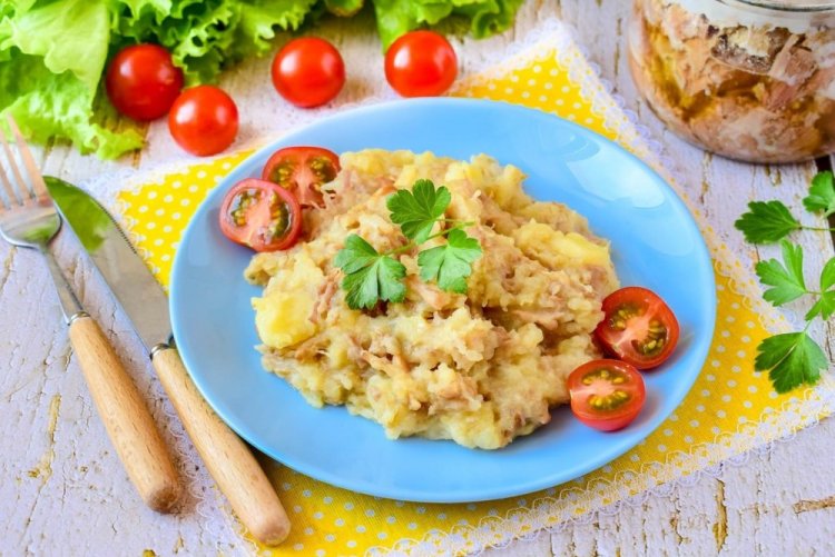Kartoffelpüree mit Dosenfleisch