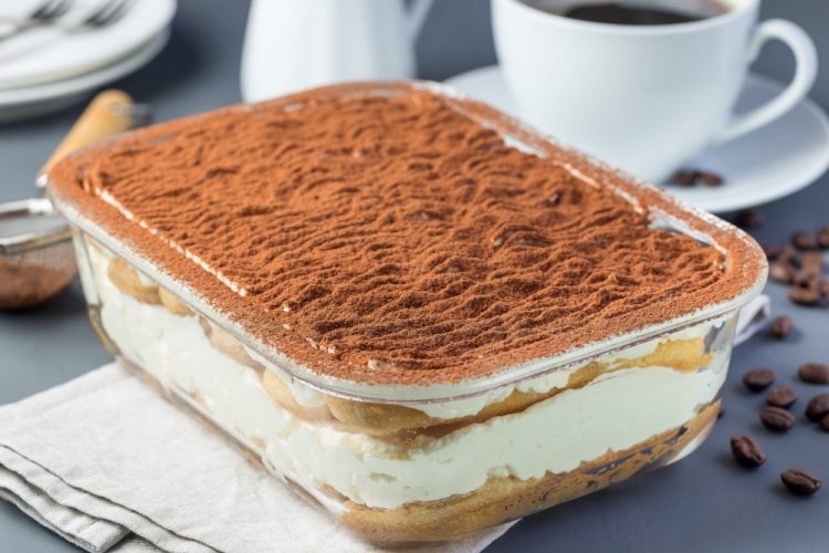 Classic Tiramisu with Mascarpone and Savoiardi Biscuits