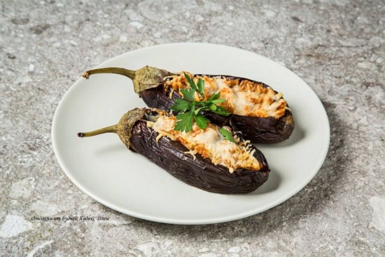 Berenjenas con mozzarella en papel de aluminio a la parrilla