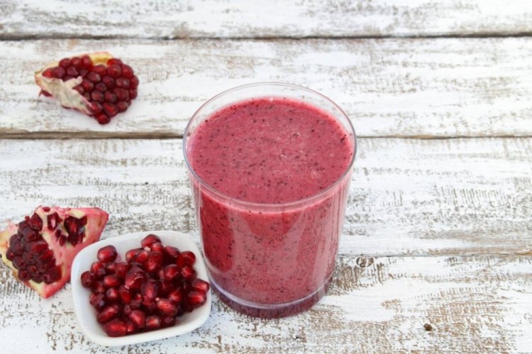 Granatapfel-Smoothie mit Tofu