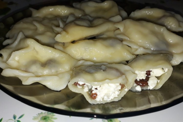 Cottage Cheese and Raisin Filling for Varenyky