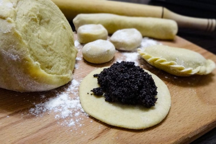 With Poppy Seeds and Honey