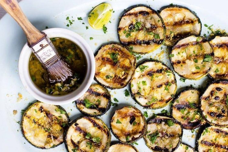 Calabacines en salsa de soja a la parrilla