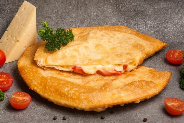 Füllung für Tschebureki mit Tomaten und Käse