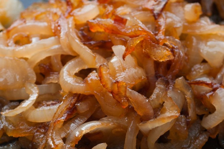 Zwiebelfüllung für Tschebureki