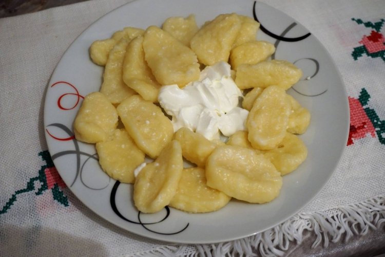 Faule Vareniki mit Maismehl