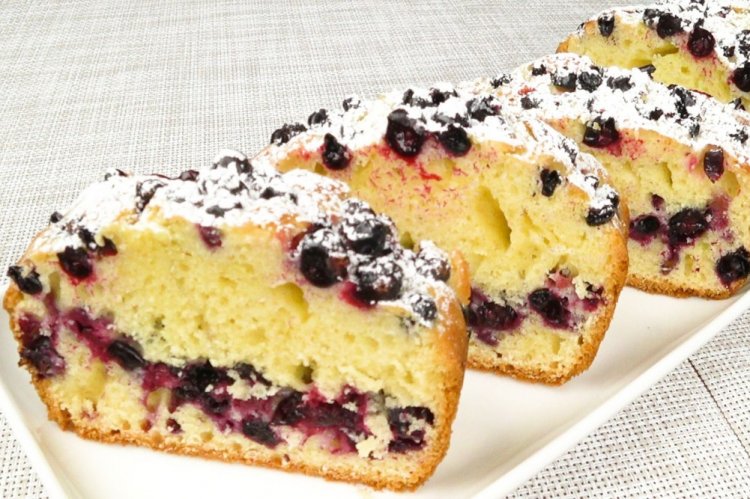 Mais-Muffin mit Johannisbeeren